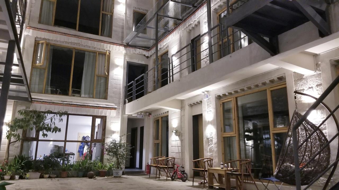 Fengma Feiyang Hostel Lhasa Exterior foto